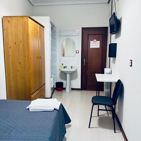 Hostal Conde De Alba Μαδρίτη Εξωτερικό φωτογραφία