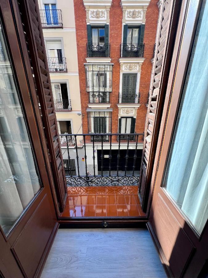 Hostal Conde De Alba Μαδρίτη Εξωτερικό φωτογραφία
