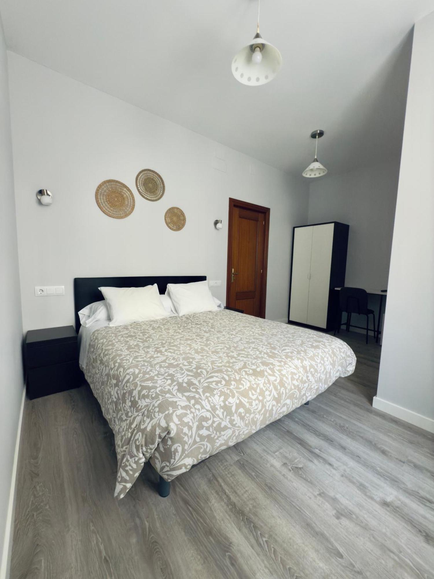 Hostal Conde De Alba Μαδρίτη Εξωτερικό φωτογραφία