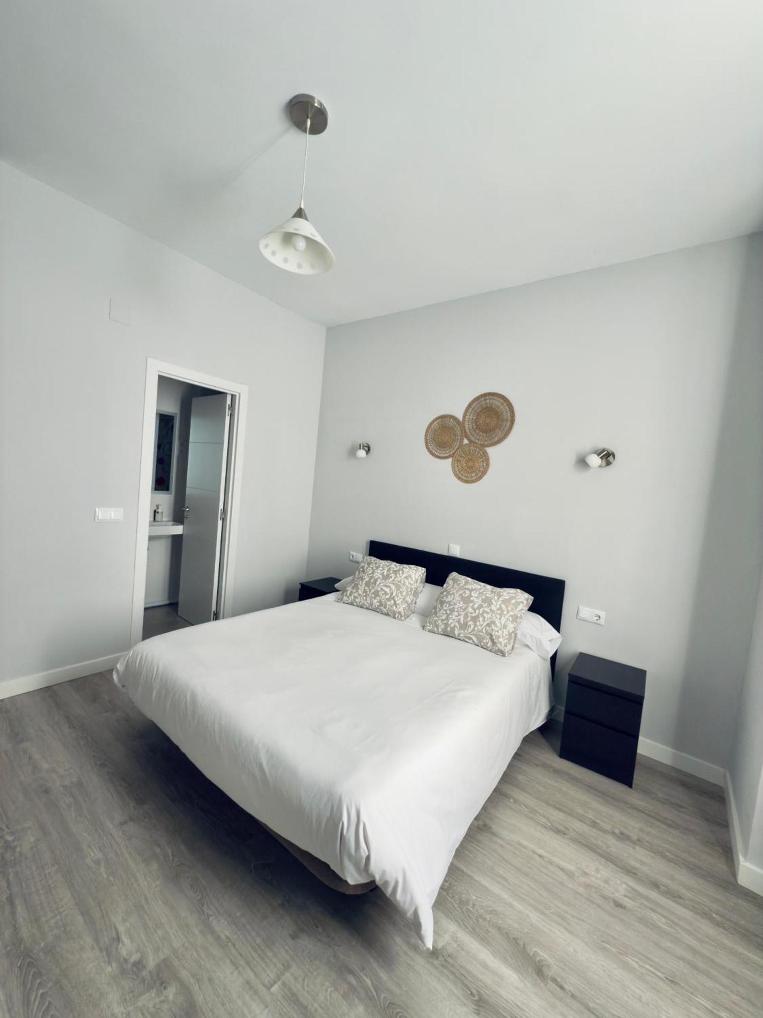 Hostal Conde De Alba Μαδρίτη Εξωτερικό φωτογραφία