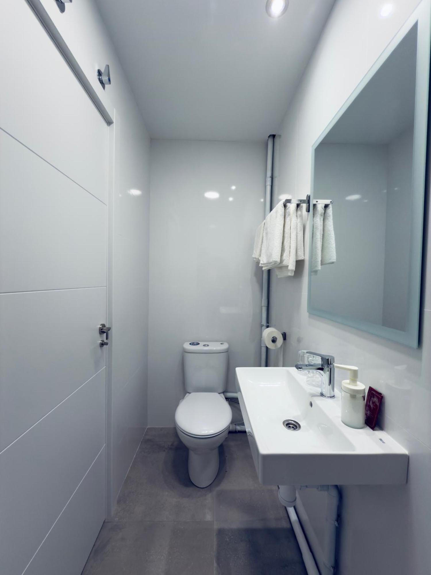 Hostal Conde De Alba Μαδρίτη Εξωτερικό φωτογραφία