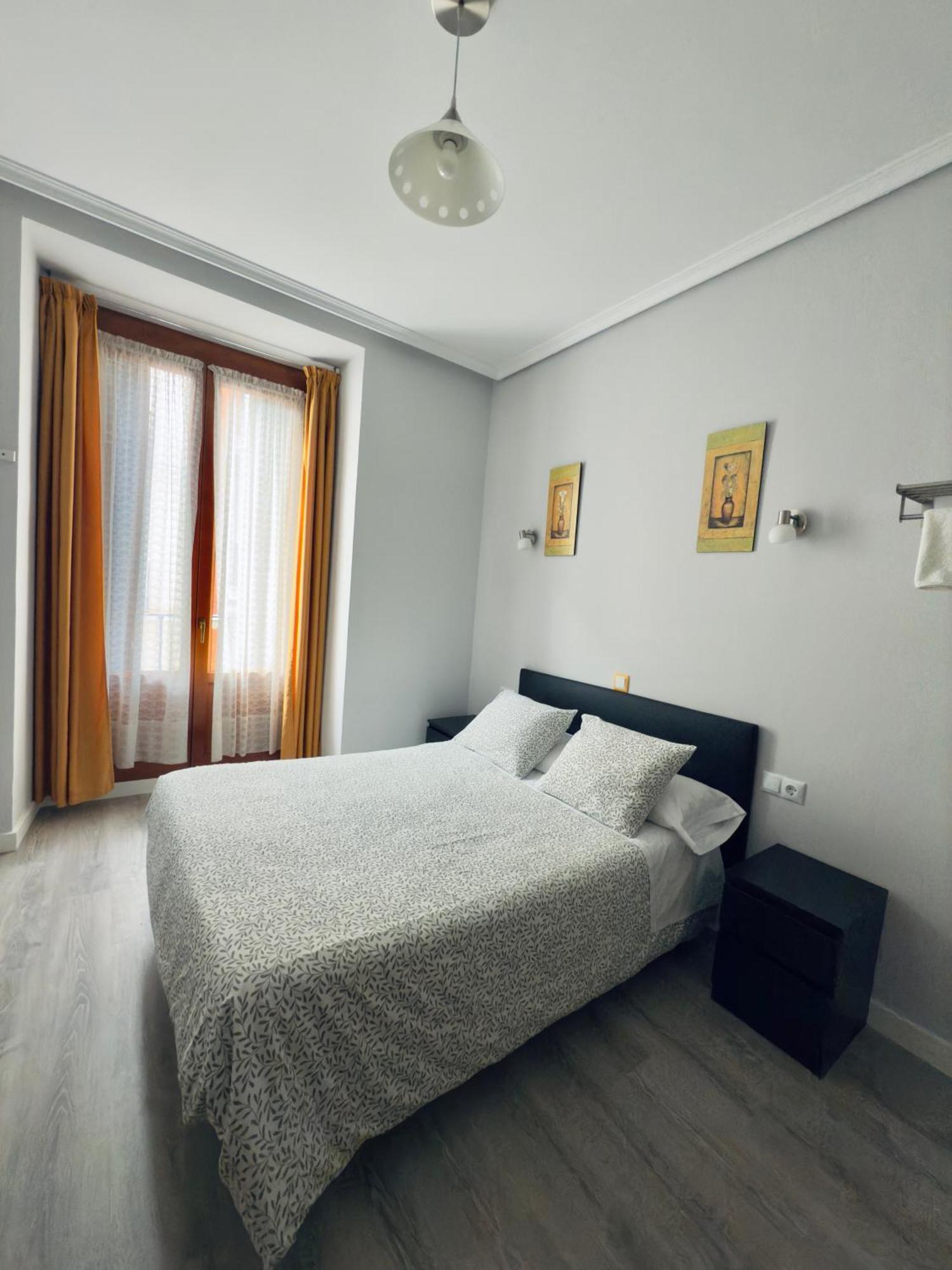 Hostal Conde De Alba Μαδρίτη Εξωτερικό φωτογραφία